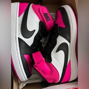 NIKE Court Burough Mid 2 BG Size 6Y (fits Womens 6/6.5)